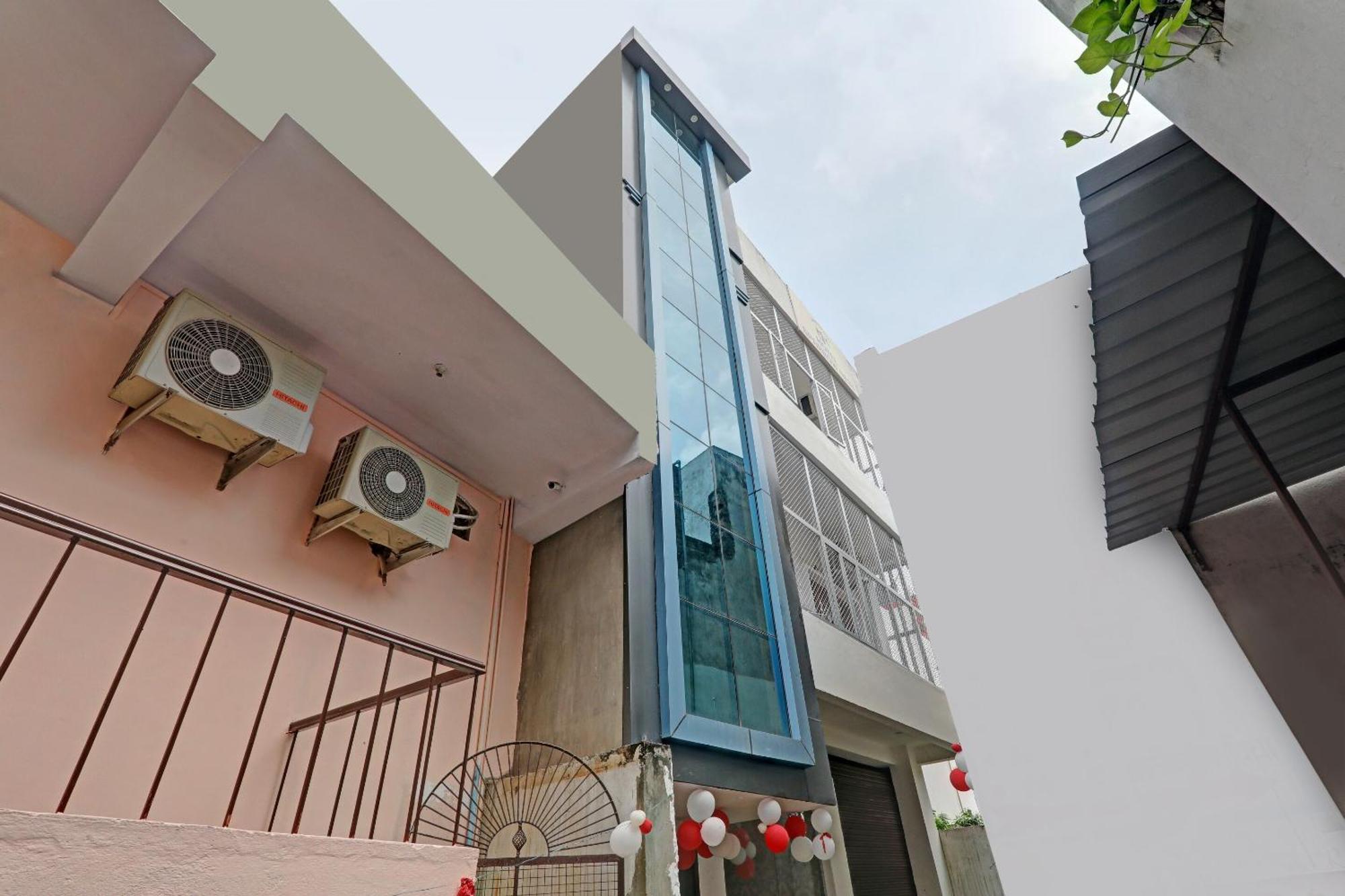 Hotel O Sparrow Nest Varanasi Esterno foto