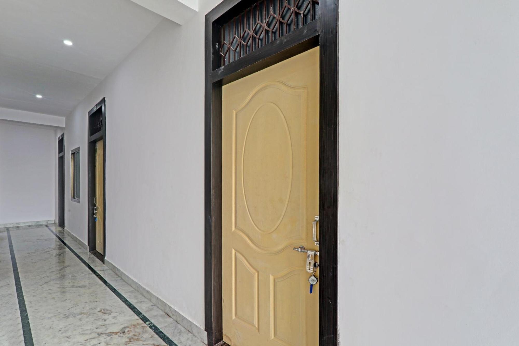Hotel O Sparrow Nest Varanasi Esterno foto